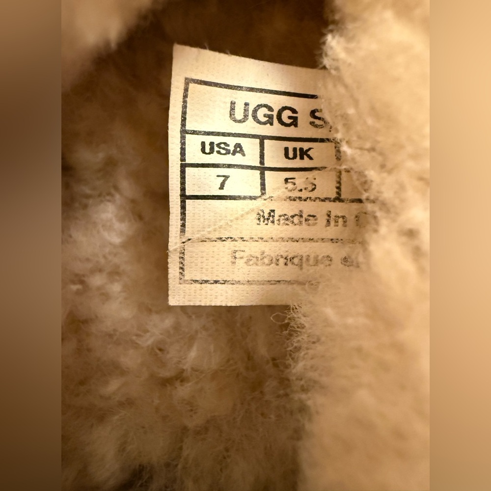 UGG Australia Suede Moccasin Slippers | Women’s Size 7 | Cozy Shearling Lined - Picture 4 of 10